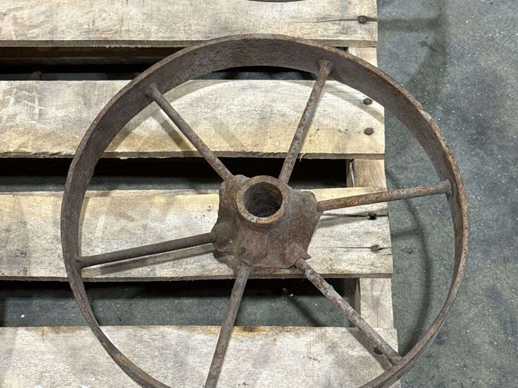 salvaged-cast-iron-wheels-of-varying-sizes-image-18