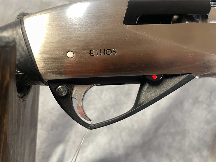 #4610-•-benelli-super-sport-12-ga.-semi-auto-shotgun,-sn:-f437197v-image-16
