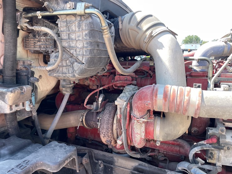 2014-kenworth-t680-image-31