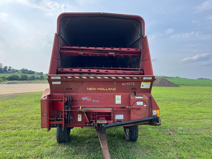 new-holland-816-image-3