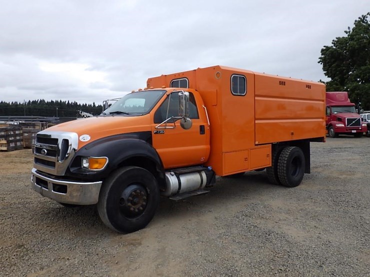 2013-ford-f750-image-1