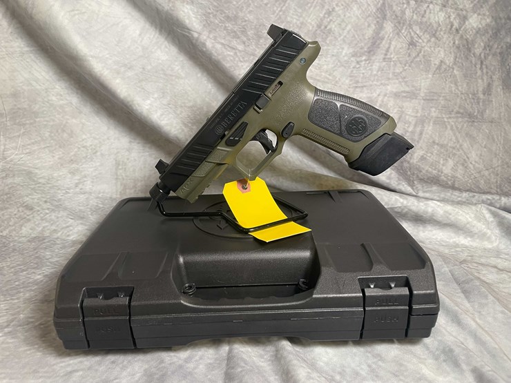 #4556-•-beretta-apx-a1-9mm-luger-pistol,-sn:-a269954x-image-1