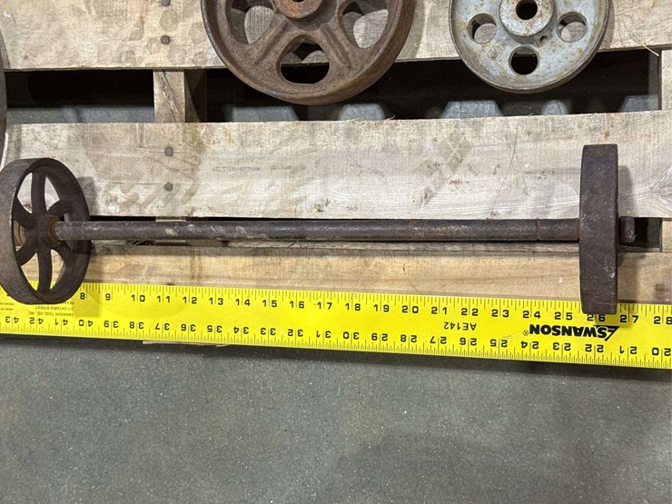 salvaged-cast-iron-wheels-of-varying-sizes-image-14