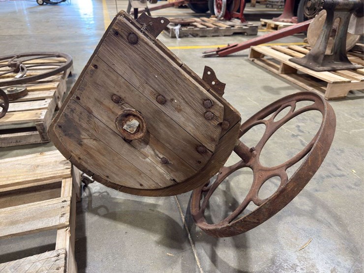various-cast-iron-parts-mounted-to-wood-image-8