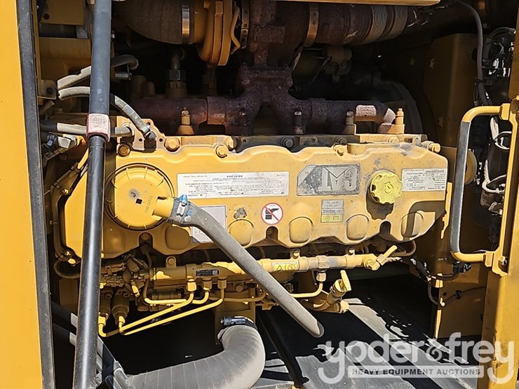 2019-caterpillar-336-image-44