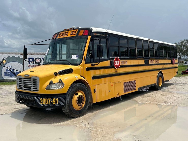 2008-freightliner-b2-image-1