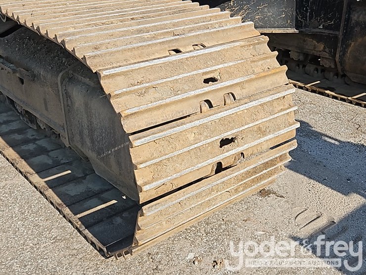 2019-caterpillar-336-image-8