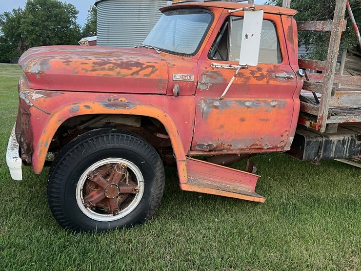 1960-chevy-truck,-not-running-image-9