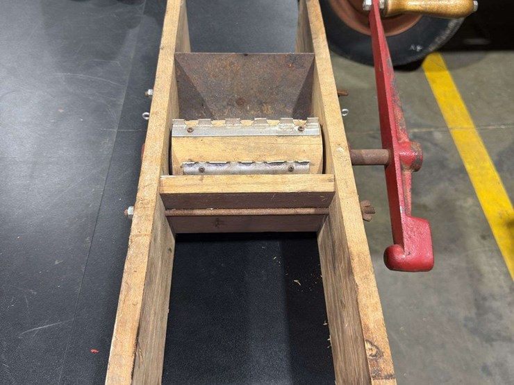 grape-crusher-and-jam-maker-image-2