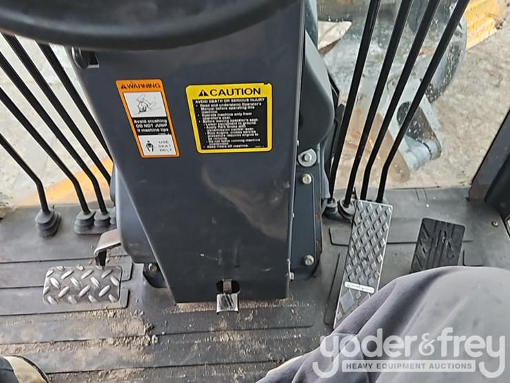 2014-deere-770g-image-30
