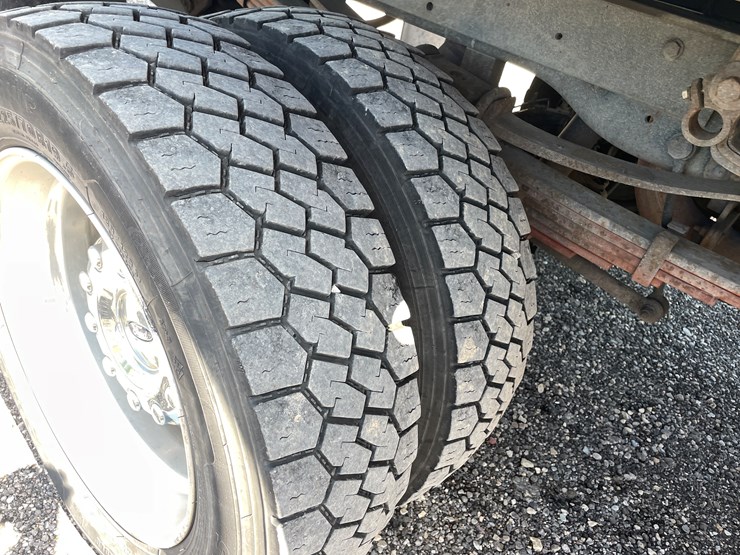 2016-ford-f550-image-14