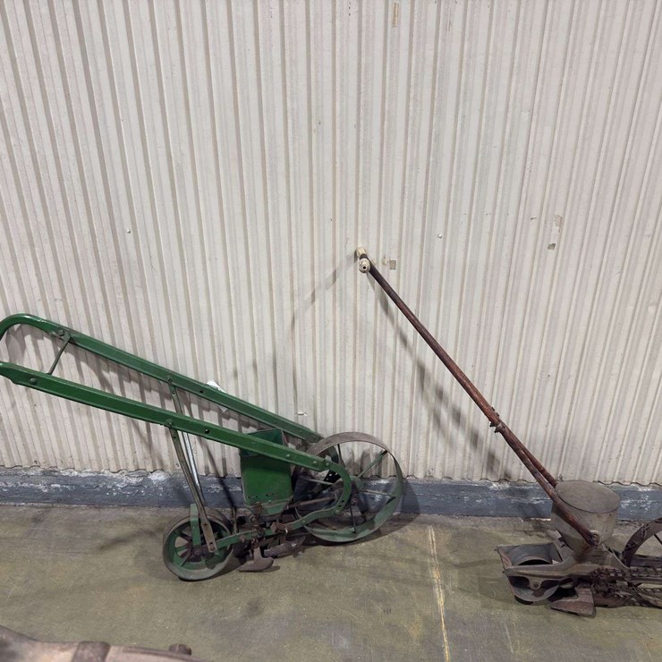 (2) Walk-behind/push Planters