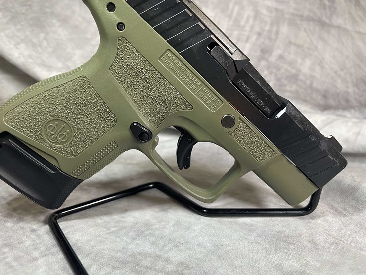 #4550-•-beretta-apx-a1-carry-9mm-luger-pistol,-sn:-axc150907-image-9