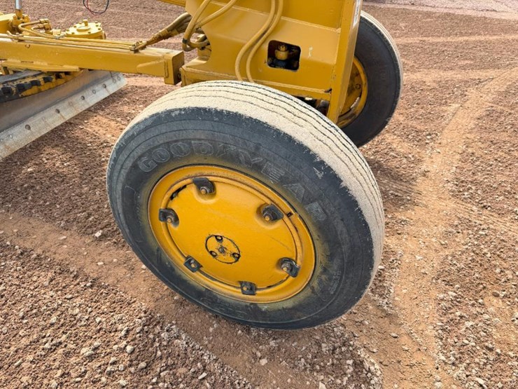 1986-fiat-allis-65b-image-11
