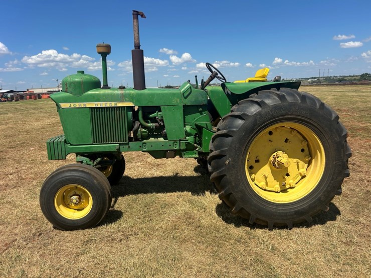 john-deere-3020-image-17