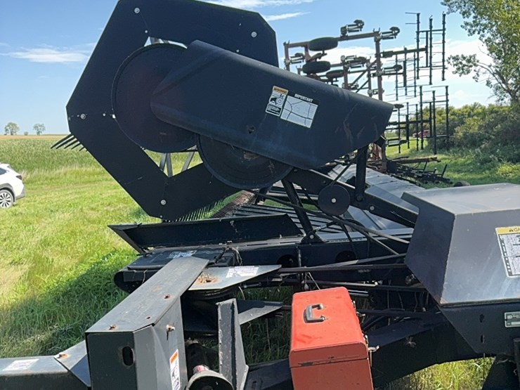 25’-premier-swather,-finger-reel-image-5