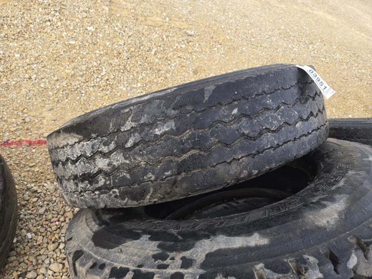 #3951-•-(9)-295/75r22.5-tires-image-15