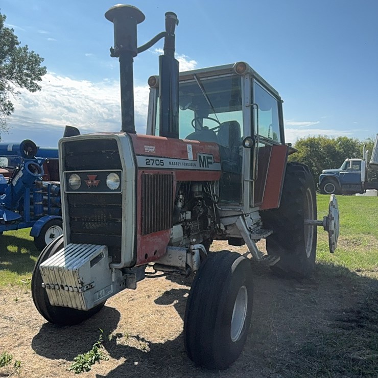 MASSEY-FERGUSON 2705