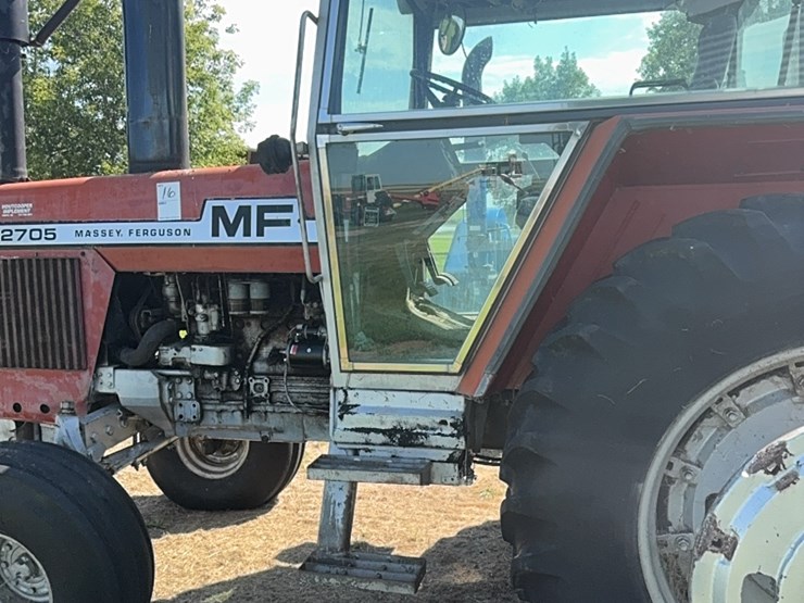 massey-ferguson-2705-image-16