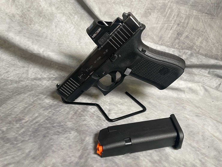 #4562-•-glock-19-gen-5-9mm-luger-semi-auto-pistol,-sn:-cdyz003-image-27