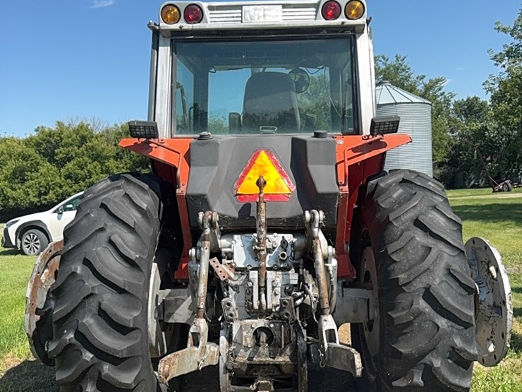 massey-ferguson-2705-image-11