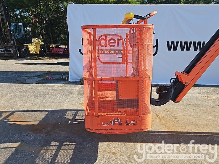 2014-jlg-m600jp-image-18