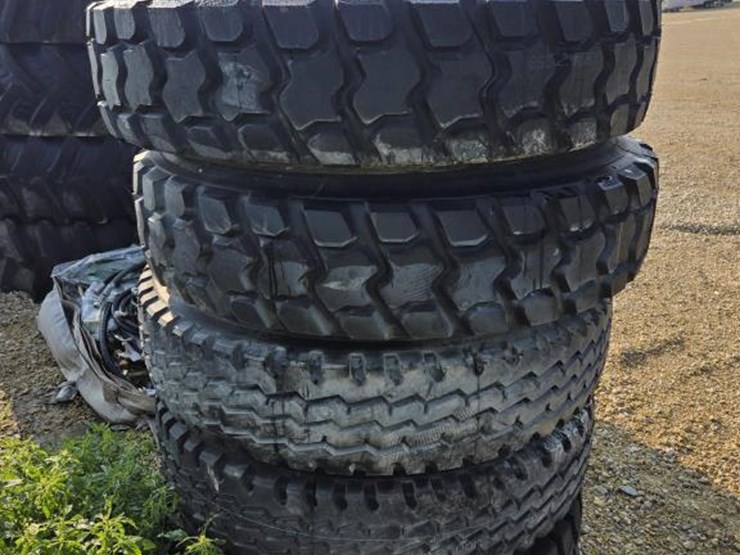 #3845-•-(5)-12.00r24-tires-and-rims-image-5