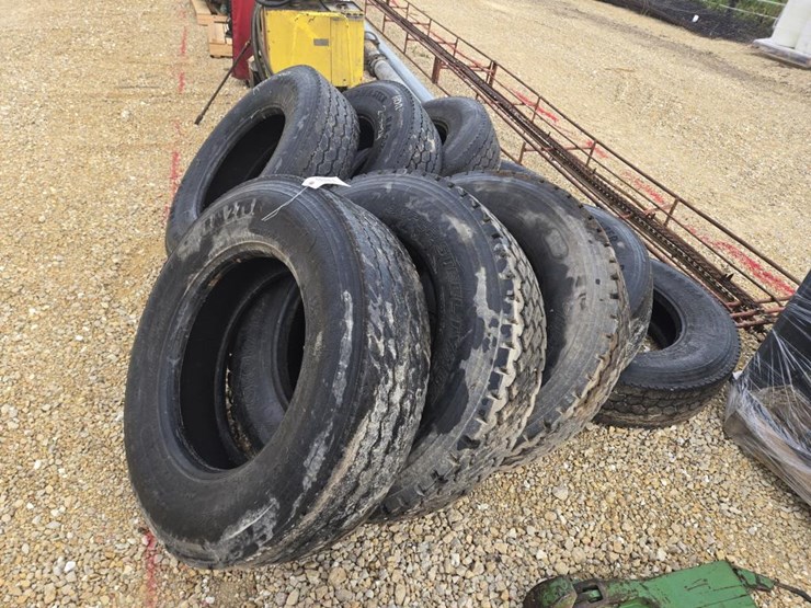 #3951-•-(9)-295/75r22.5-tires-image-3