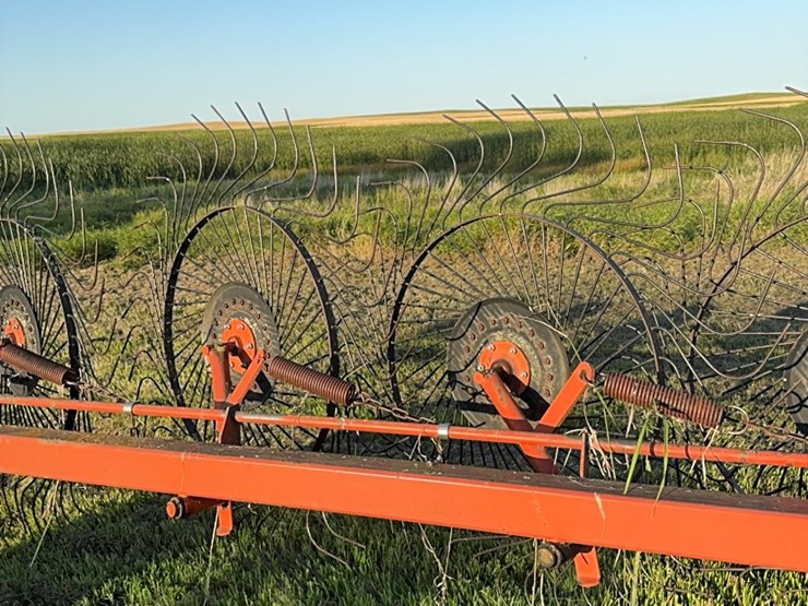 9-wheel-hay-rake-image-11