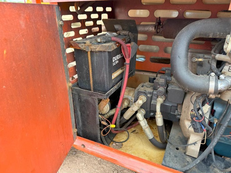 2000-jlg-260mrt-image-25