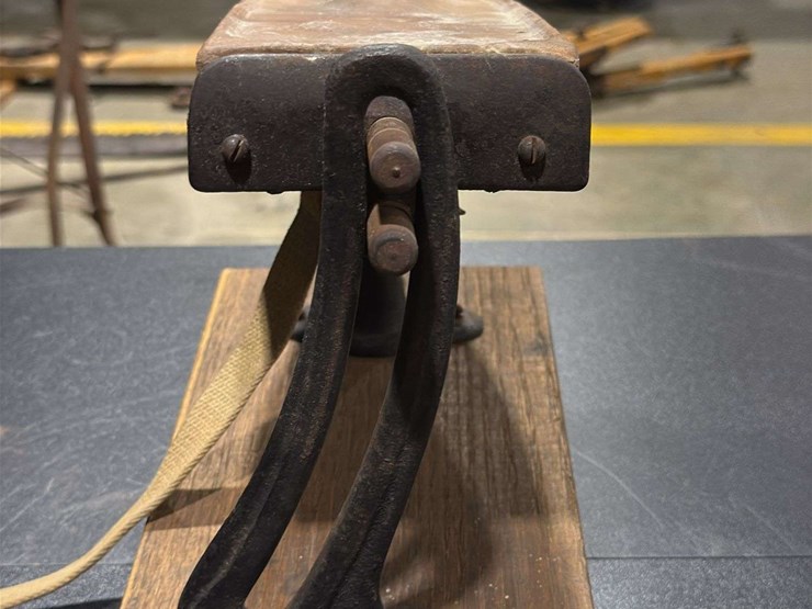 antique-laundry-tools-image-13
