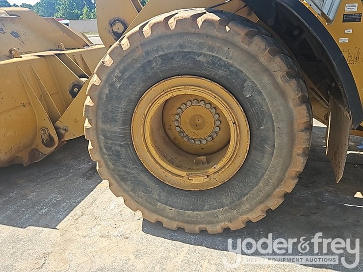2021-caterpillar-962m-image-12