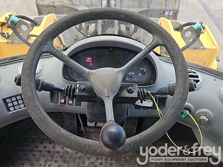 2005-volvo-l90e-image-28