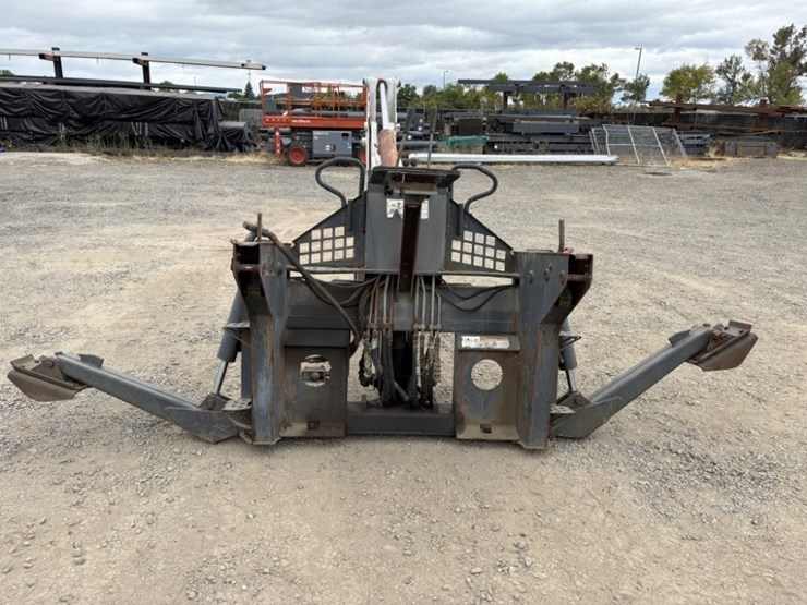 bobcat-811-backhoe-attachment-image-9
