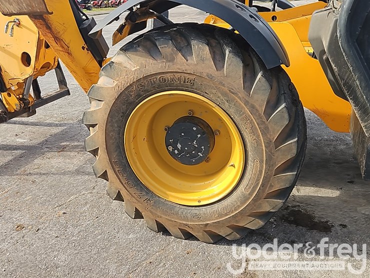 2015-jcb-510-56-image-17