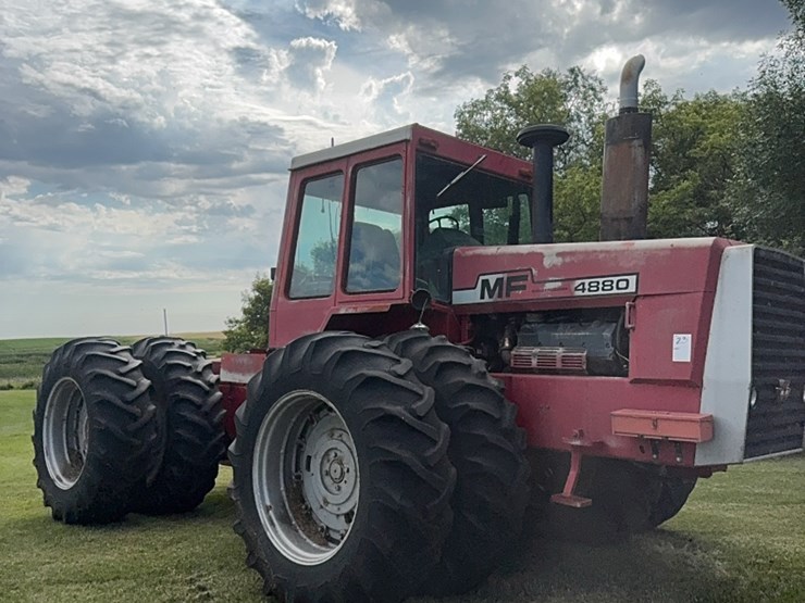 massey-ferguson-4880-image-2