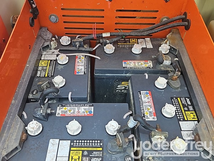 2014-jlg-m600jp-image-17