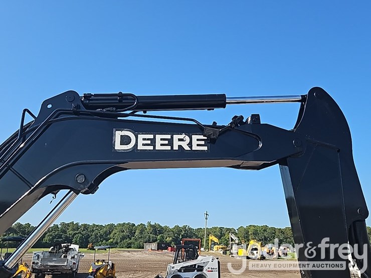 2014-deere-60g-image-16