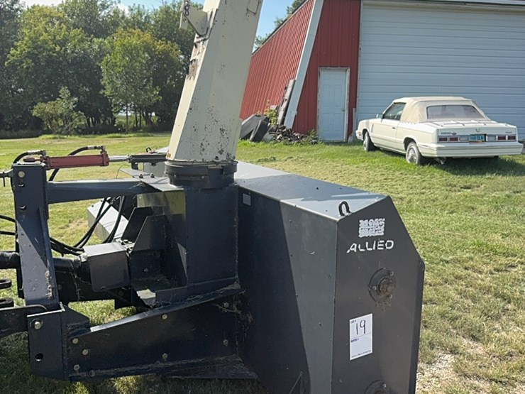 allied-snowblower,-twin-auger,-two-stage,-hyd.-chute,-works-great,-little-use-image-13