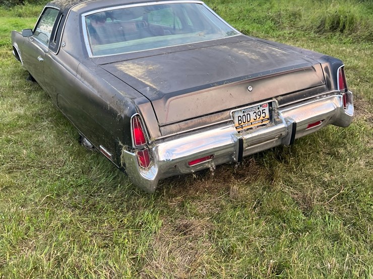 1978-chrysler-new-yorker-2-door-car,-engine-disassembled,-glass-is-good,-leaf-springs-image-14