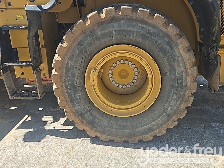 2021-caterpillar-962m-image-11
