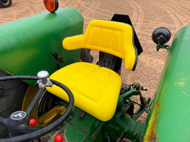 1980-john-deere-2240-image-36
