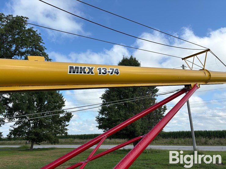 agi-westfield-mkx-13-74-13"x74'-swing-away-auger-image-11