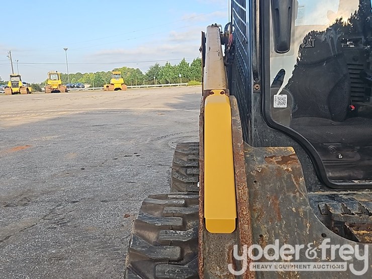 2022-caterpillar-246d3-image-18