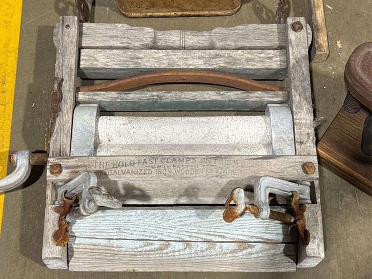 antique-laundry-tools-image-2