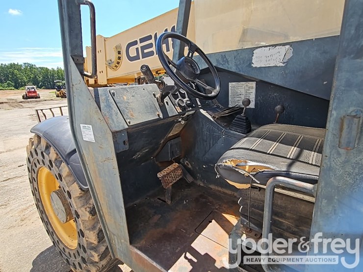2007-gehl-rs8-42-image-48