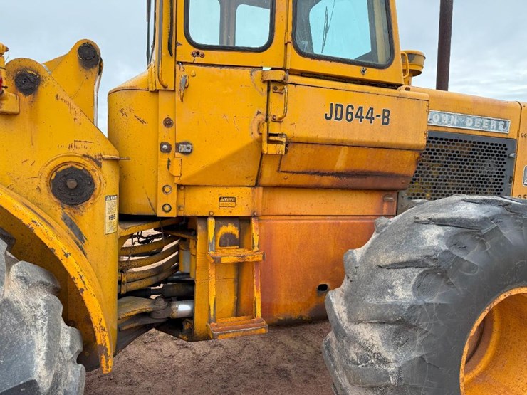 deere-644b-image-15