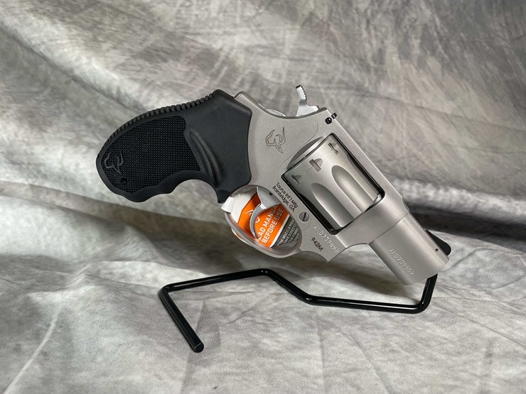 #4536-•-taurus-model-942-22-wmr-revolver,-sn:-ahd909852-image-3