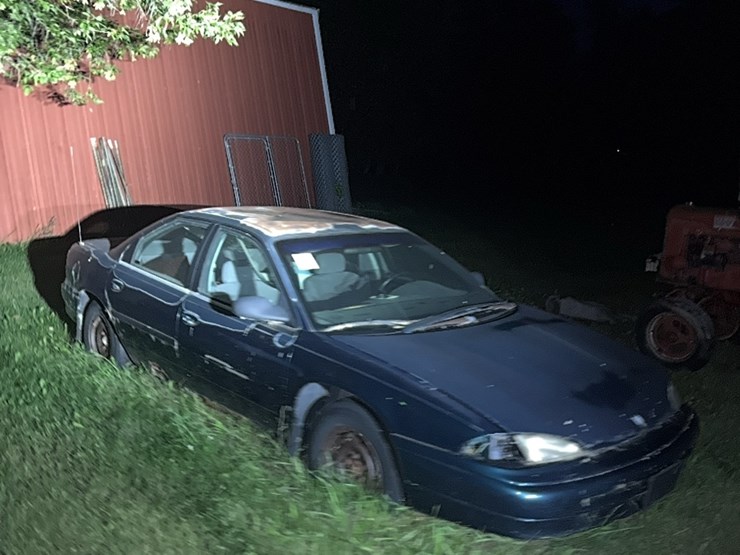 1994-dodge-intrepid,-been-sitting,-sells-as-is-image-2