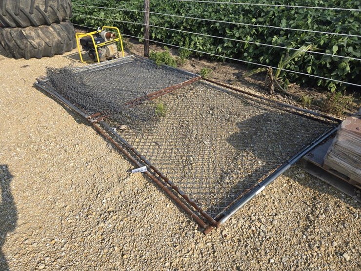 #3889-•-chain-link-gates-image-3